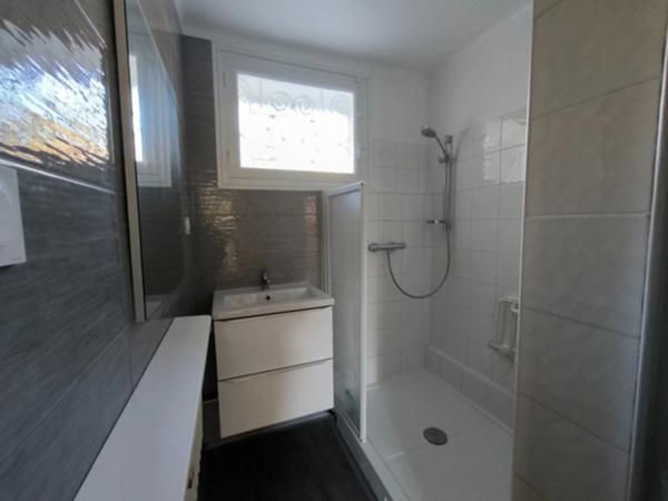Appartement rive de gier 3 pièces-55,98m²-2 chambres-cave-place de parking privative