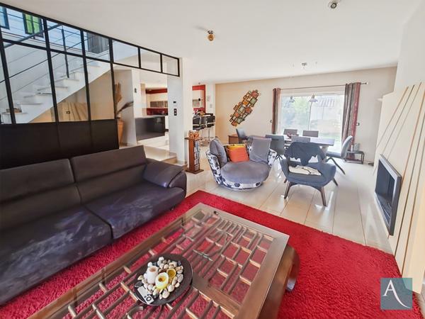 Maison Haut Standing à Ollainville 7 pièces avec 5 chambres, 152 m² + Dépendance de 19 m²