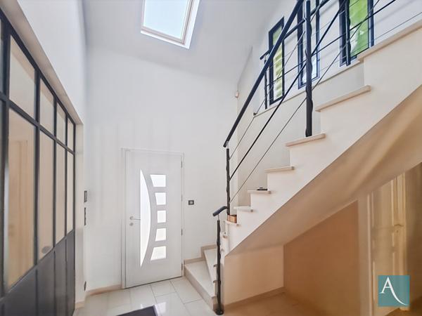 Maison Haut Standing à Ollainville 7 pièces avec 5 chambres, 152 m² + Dépendance de 19 m²