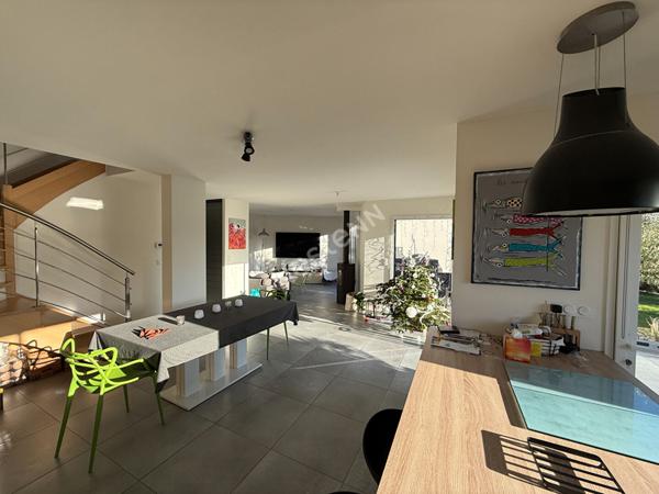 Maison contemporaine à vendre à Domloup - 4 chambres