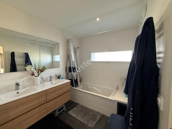 Maison contemporaine à vendre à Domloup - 4 chambres