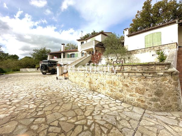 Maison 9 pièces - 230 m²