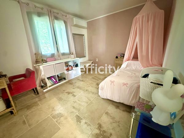 Maison 9 pièces - 230 m²