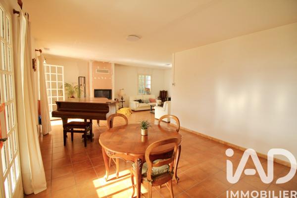 Maison à vendre 8 pièces 215 m² Vidauban