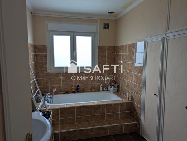 ? Maison familiale avec piscine à vendre à Harly