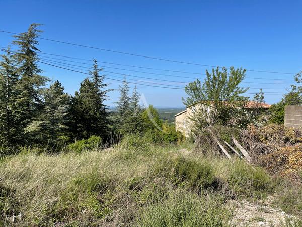 TRÈS BEAU TERRAIN DE 2985M2 CONSTRUCTIBLE À SAINT JURS - SUPERBE VUE
