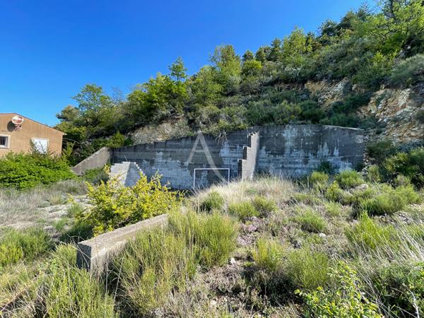 TRÈS BEAU TERRAIN DE 2985M2 CONSTRUCTIBLE À SAINT JURS - SUPERBE VUE