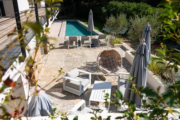 Villa contemporaine au Cap Bénat