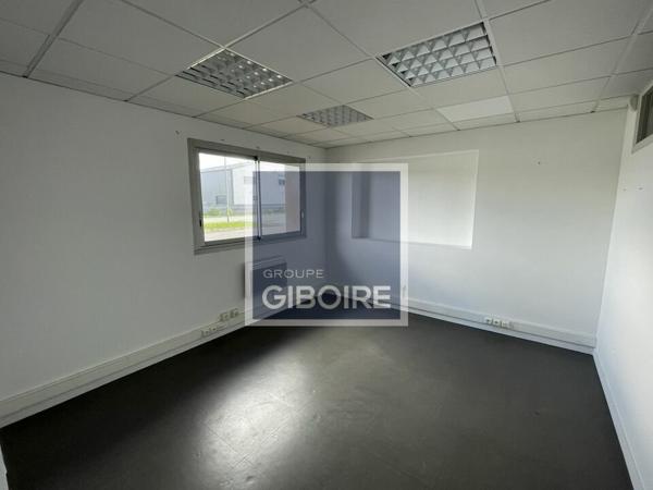 Local d'activites 4400 m² à louer CHATEAUBOURG (réf : 35.5067)