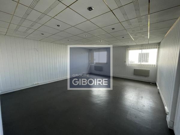 Local d'activites 4400 m² à louer CHATEAUBOURG (réf : 35.5067)