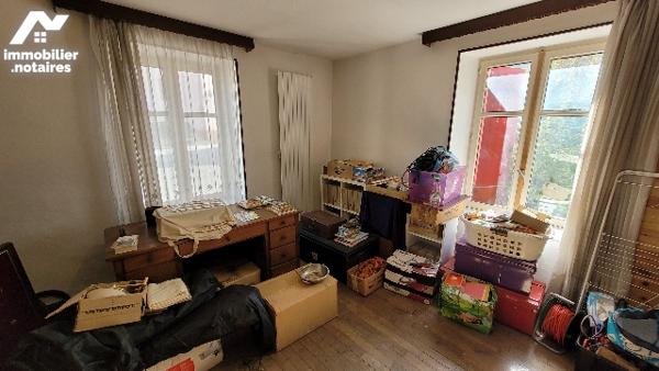 Immeuble de rapport idéal investisseur avec 6 appartements dont 5 qui sont déjà loués