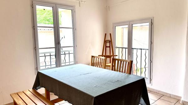 TYPE 4/5 AU COEUR DU VILLAGE DE GINASSERVIS PROCHE PARKING ET COMMODITES
