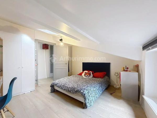 Location                                                      Appartement
                        
                     4 pièces                      75 m2                     à Clermont-Ferrand