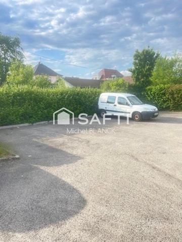 Local professionnel 92 m².