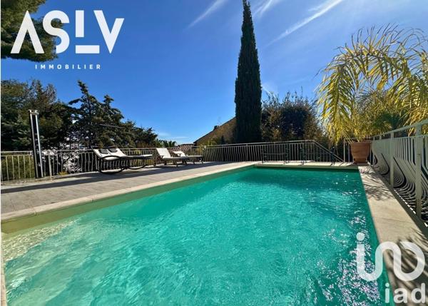 Maison 8 pièces de 250 m² à Sanary-sur-Mer (83110)