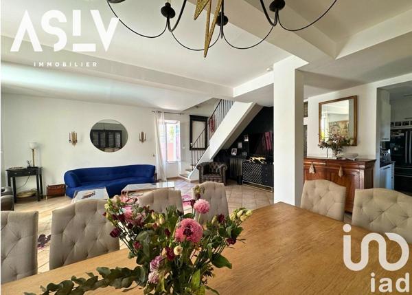Maison 8 pièces de 250 m² à Sanary-sur-Mer (83110)