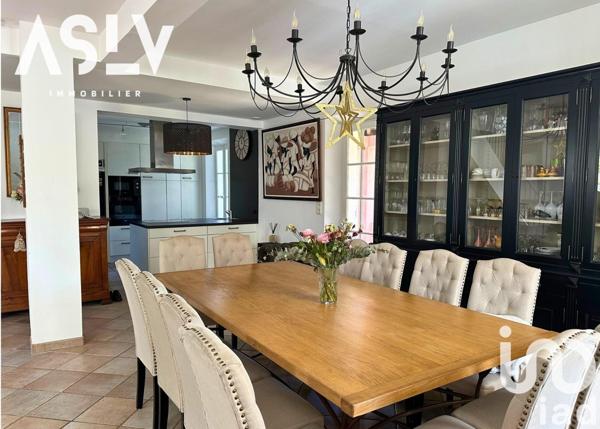 Maison 8 pièces de 250 m² à Sanary-sur-Mer (83110)