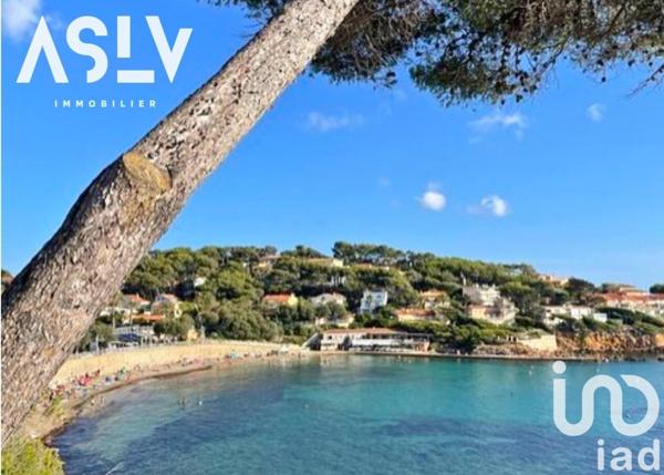 Maison 8 pièces de 250 m² à Sanary-sur-Mer (83110)