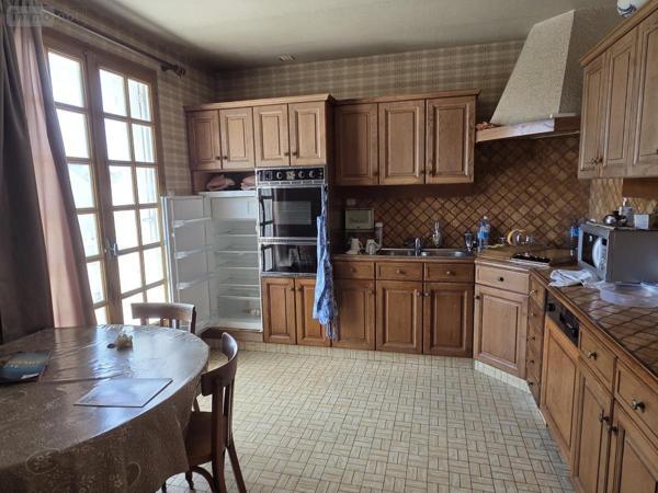 Maison à vendre à Château-Gontier-sur-Mayenne en Mayenne (53200), ref : 53073-1710