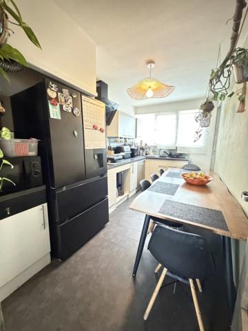 Vente Appartement 3 pièces 77 m2 à Rognac