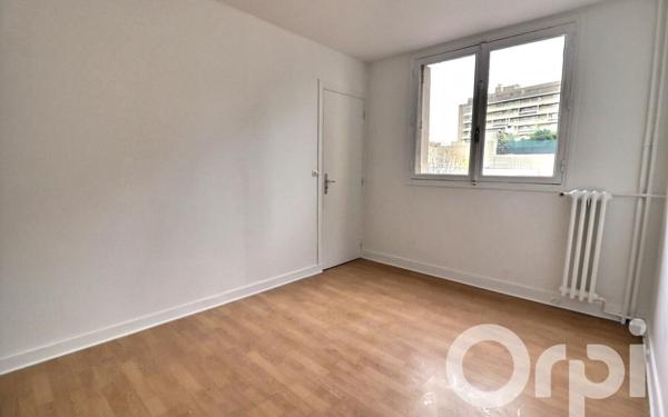 Appartement à vendre    2 pièces • 41 m2 Paris 19