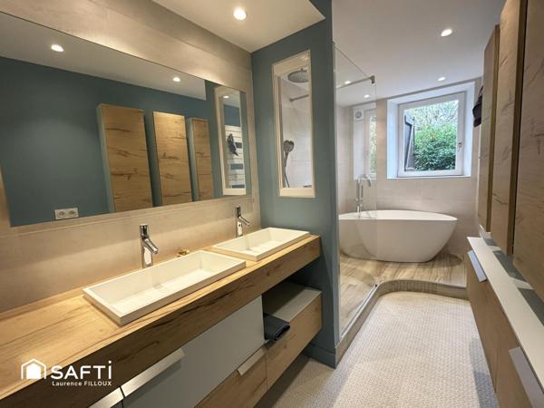 Maison familiale 8 chambres avec piscine