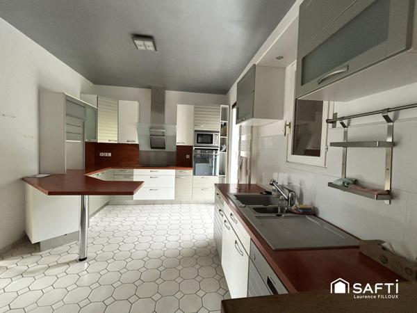 Maison familiale 8 chambres avec piscine