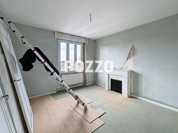 A VENDRE - Avranches CENTRE VILLE - Appartement et plateau à aménager - 3 pièce(s) AVRANCHES