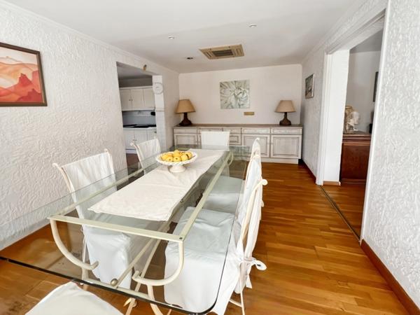 En CORSE, commune d'ALATA (20), proche AJACCIO, belle villa 7 pièces avec piscine et belle vue dégagée