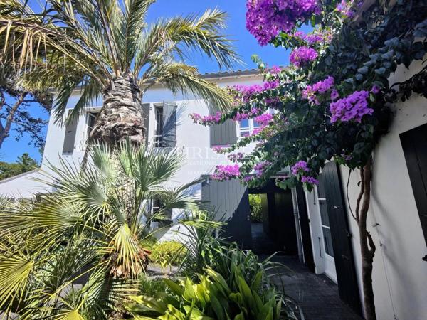 LES PORTES-EN-RE – Villa d’exception, atypique et paysagée entre plage et forêt