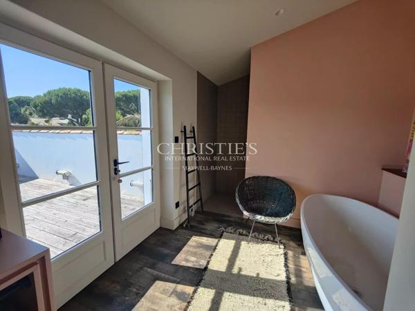 LES PORTES-EN-RE – Villa d’exception, atypique et paysagée entre plage et forêt