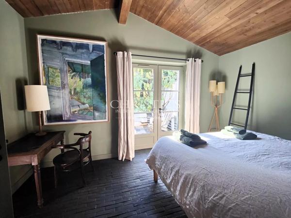 LES PORTES-EN-RE – Villa d’exception, atypique et paysagée entre plage et forêt