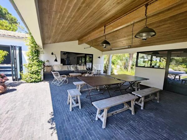 LES PORTES-EN-RE – Villa d’exception, atypique et paysagée entre plage et forêt