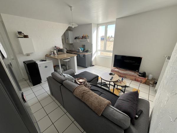 Poitiers (86000) POITIERS MONTBERNAGE APPARTEMENT TYPE 2 DE 33.6 M2 EXPOSE PLEIN SUD