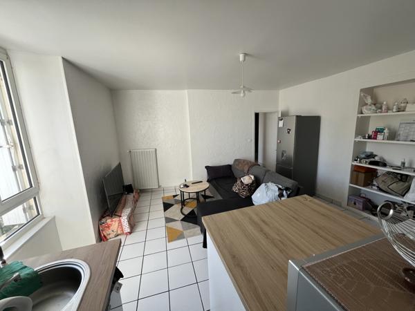 Poitiers (86000) POITIERS MONTBERNAGE APPARTEMENT TYPE 2 DE 33.6 M2 EXPOSE PLEIN SUD