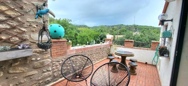 Magnifique Maison de village avec terrasses , jardinet,  piscine et garage