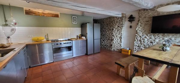 Magnifique Maison de village avec terrasses , jardinet,  piscine et garage