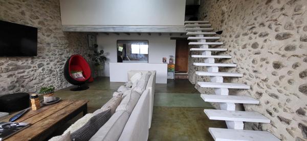 Magnifique Maison de village avec terrasses , jardinet,  piscine et garage