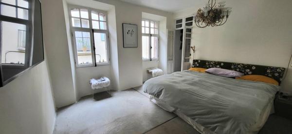 Magnifique Maison de village avec terrasses , jardinet,  piscine et garage