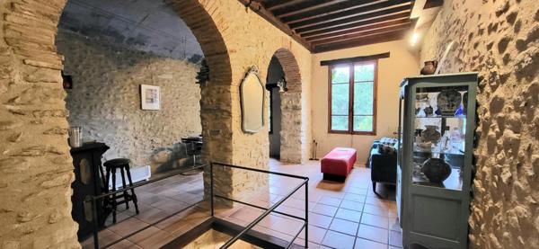 Magnifique Maison de village avec terrasses , jardinet,  piscine et garage