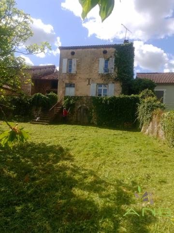 Maison avec potentiel locatif centre Saint Claud