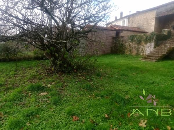 Maison avec potentiel locatif centre Saint Claud
