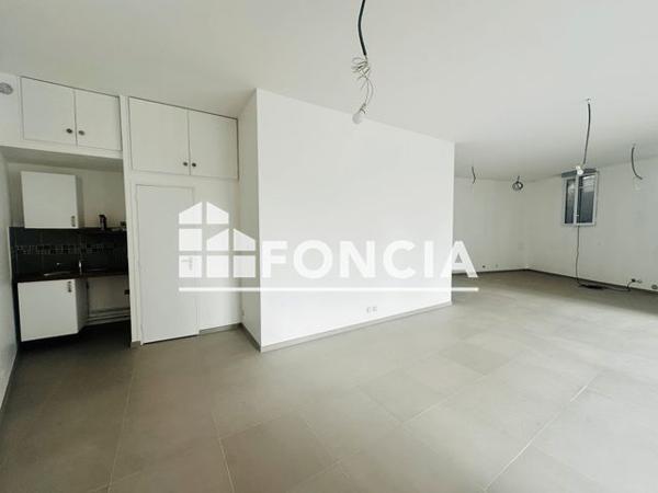 Location Local commercial 2 pièces 73.5 m² - 65 RUE CHARLES DE GAULLE Deuil La Barre 95170