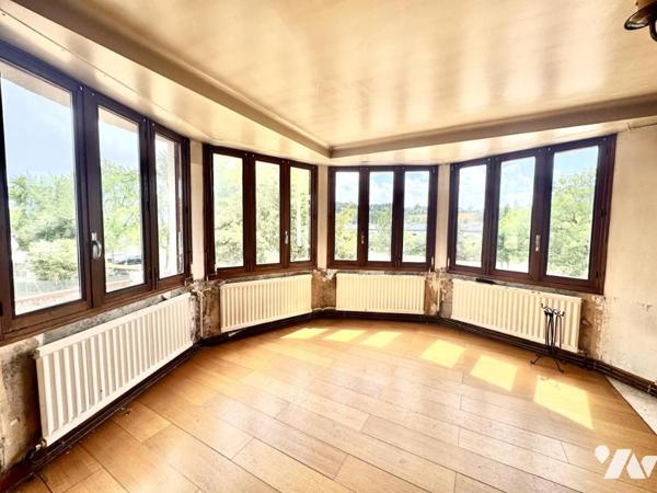 MAISON DE STYLE DES ANNÉES 60 – 183 M² – CENTRE-VILLE DE SAINT-CHÉLY-D'APCHER