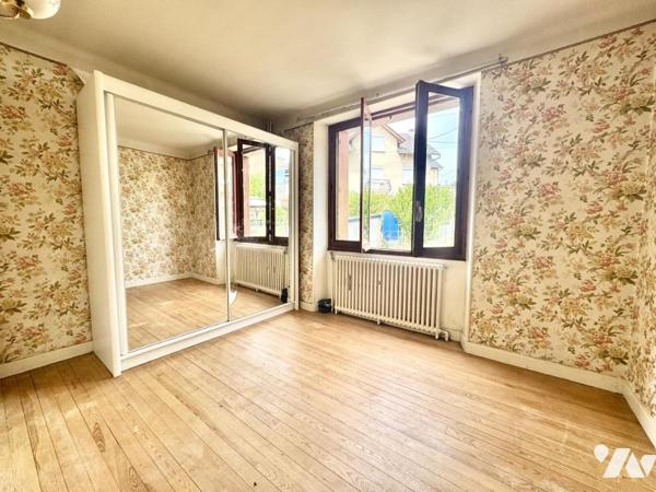 MAISON DE STYLE DES ANNÉES 60 – 183 M² – CENTRE-VILLE DE SAINT-CHÉLY-D'APCHER