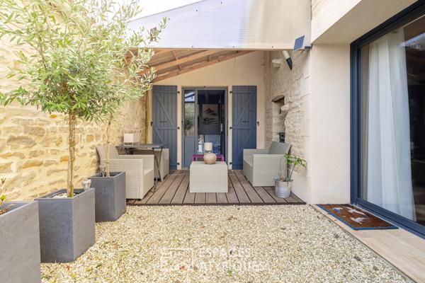 Élégance de la pierre et du bois dans une bâtisse de caractère