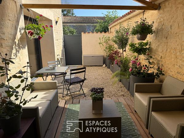 Élégance de la pierre et du bois dans une bâtisse de caractère