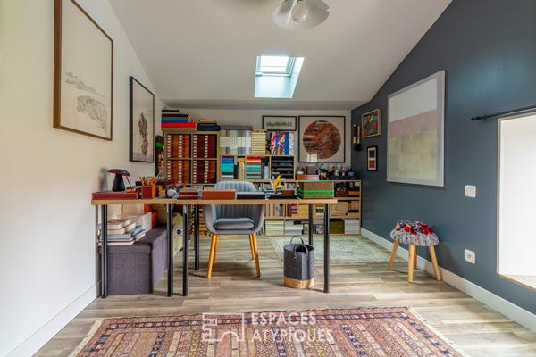 Élégance de la pierre et du bois dans une bâtisse de caractère