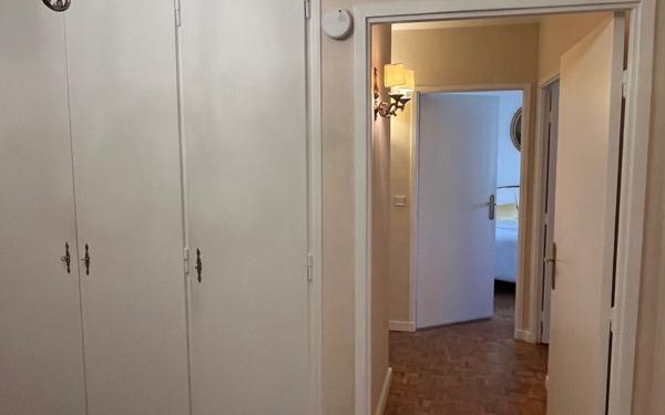 Appartement à vendre    3 pièces • 63,79 m2 Saint-Mandé