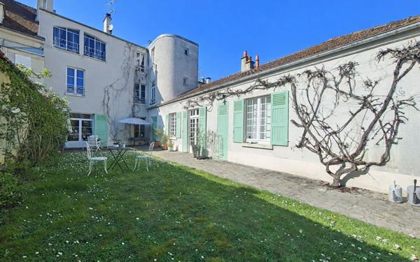 Maison à vendre    7 pièces • 272 m2 Crécy-la-Chapelle